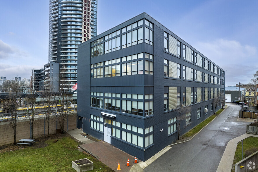 21 Randolph Ave, Toronto, ON for lease - Building Photo - Image 2 of 6