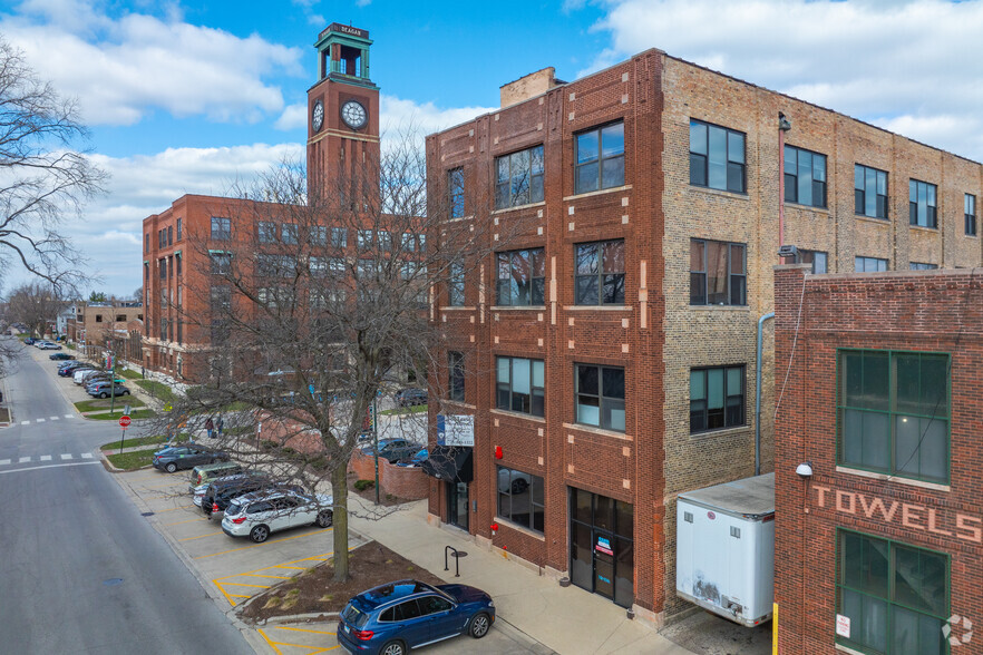 4147 N Ravenswood Ave, Chicago, IL for lease - Building Photo - Image 2 of 9