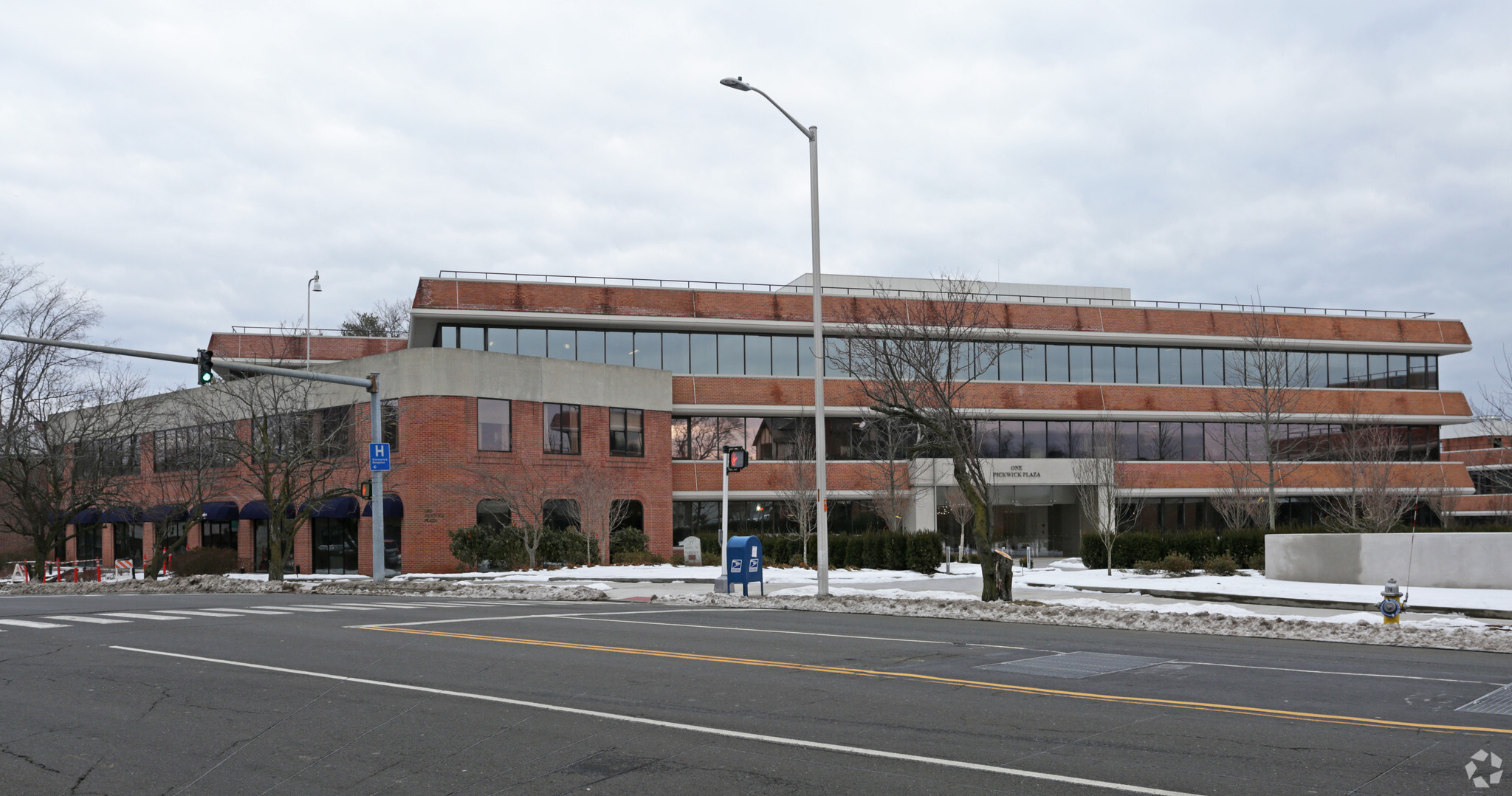 1 Pickwick Plaza, Greenwich, CT for lease Building Photo- Image 1 of 4