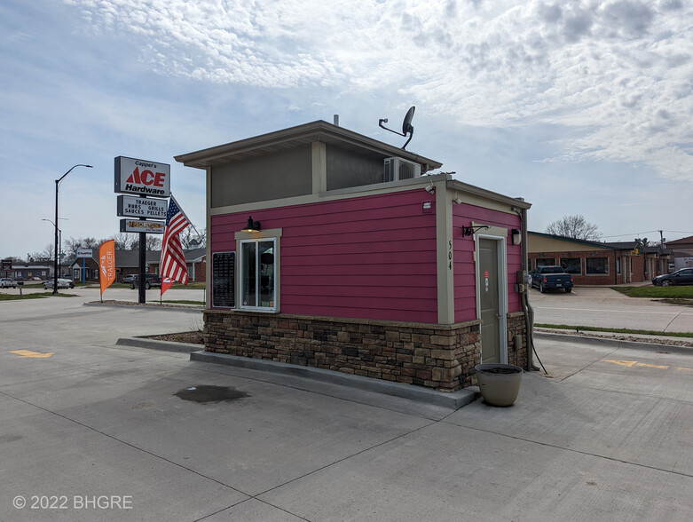 504 N Jefferson Way, Indianola, IA for sale - Primary Photo - Image 1 of 1