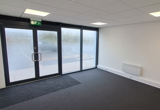 Clywedog Rd N, Wrexham for lease Interior Photo- Image 2 of 3