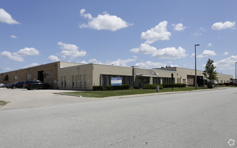 2400-2440 Greenleaf Ave, Elk Grove Village, IL for lease - Primary Photo - Image 1 of 4