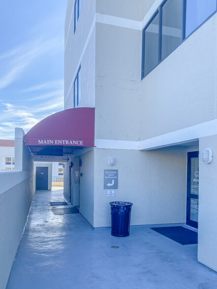 295 89th St, Daly City, CA for lease - Building Photo - Image 3 of 8