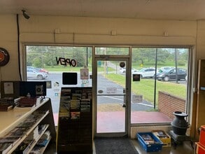 7547 Williamson Rd, Hollins, VA for lease Interior Photo- Image 2 of 22