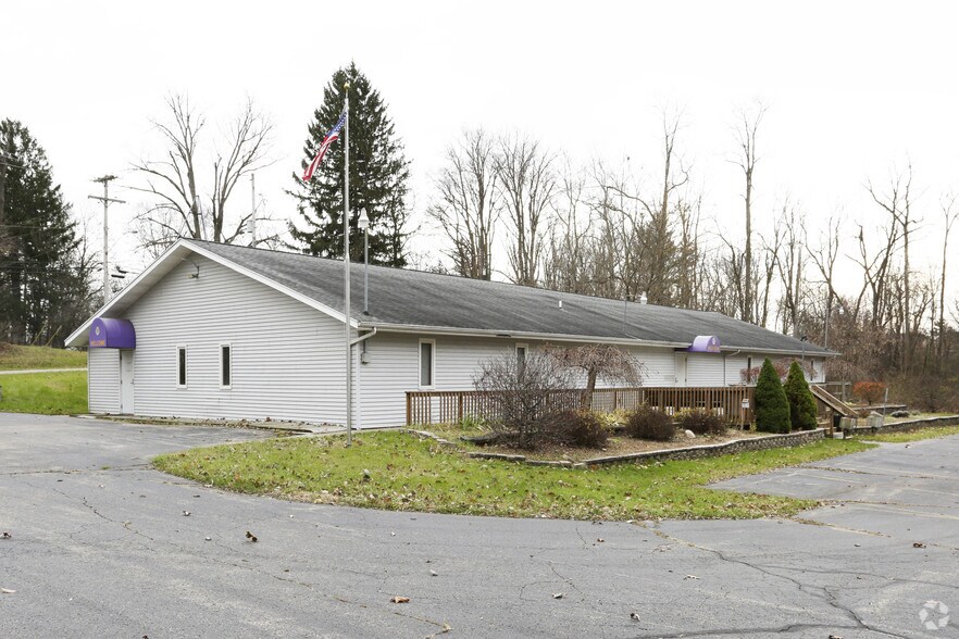 141 N Paw Paw St, Lawrence, MI for sale - Primary Photo - Image 1 of 1