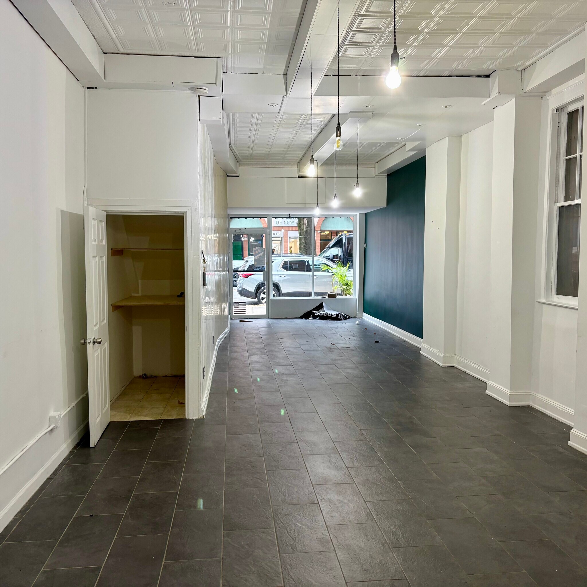 23-28 Steinway st, Queens, NY for lease Primary Photo- Image 1 of 6