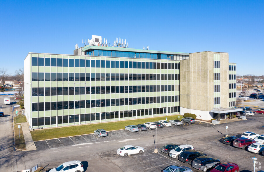 9933 Lawler Ave, Skokie, IL for lease - Building Photo - Image 1 of 5