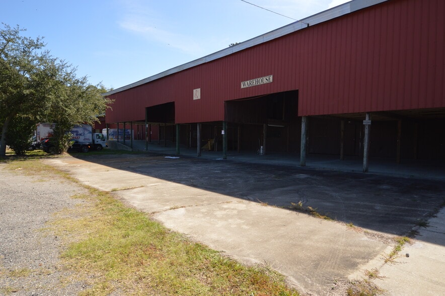 239 Jones Rd, Jacksonville, FL for lease - Building Photo - Image 3 of 21