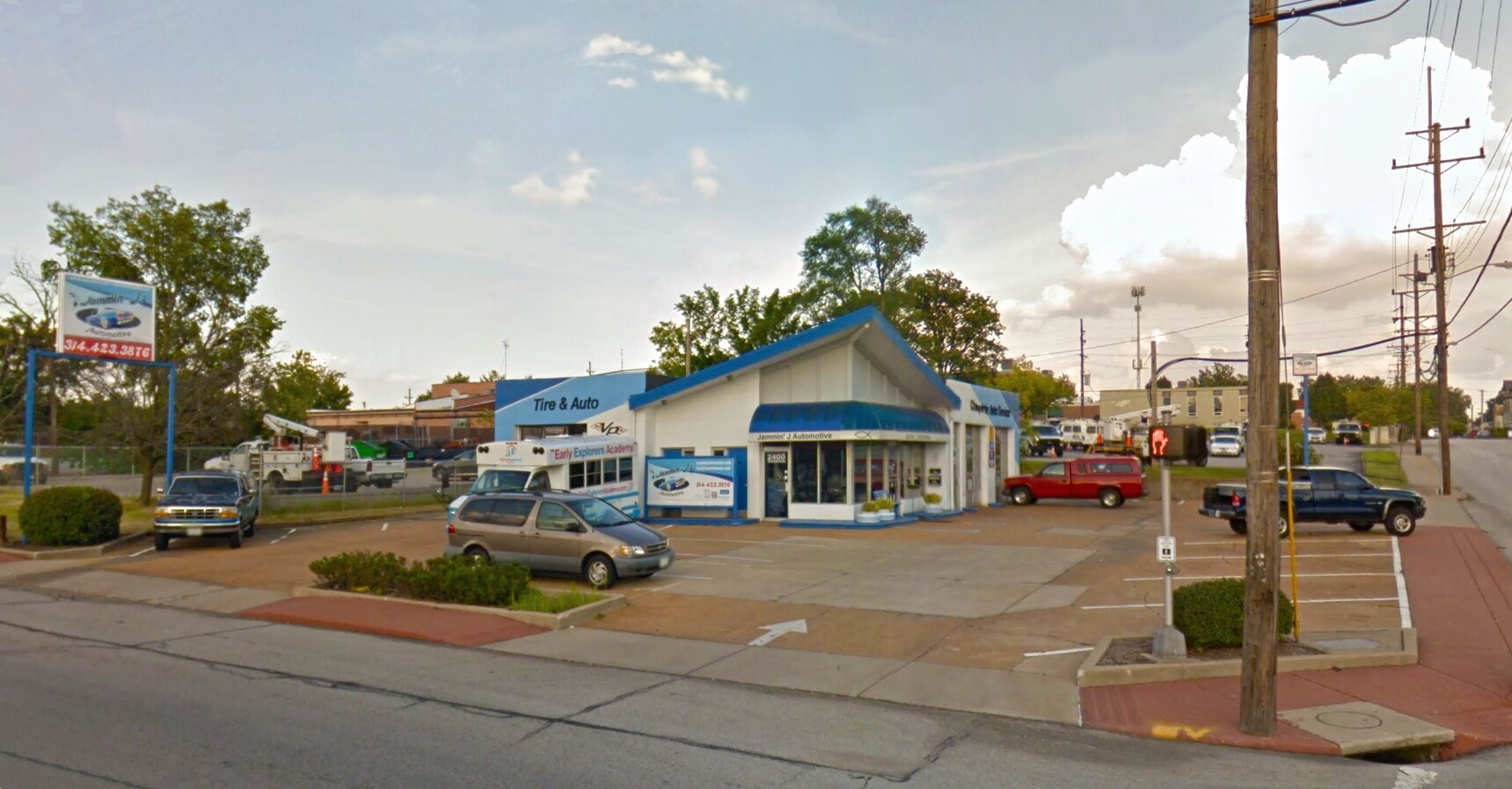 2400 Woodson Rd, Saint Louis, MO 63114