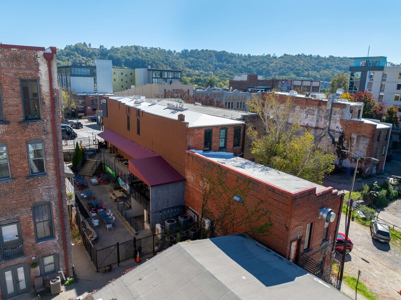 27 Biltmore Ave, Asheville, NC for lease - Building Photo - Image 2 of 4