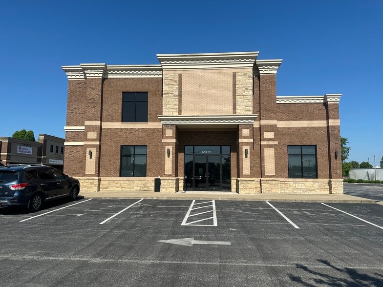 651 US 31W Byp, Bowling Green, KY for lease - Primary Photo - Image 1 of 8