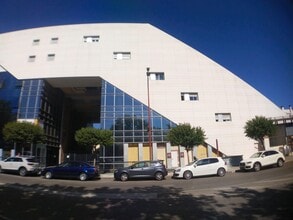 Retail in Parla, Madrid for lease Building Photo- Image 1 of 15