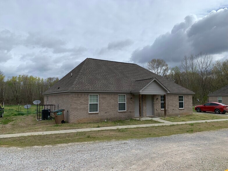 9120 Feathers Chapel Dr, Somerville, TN for sale - Primary Photo - Image 1 of 8