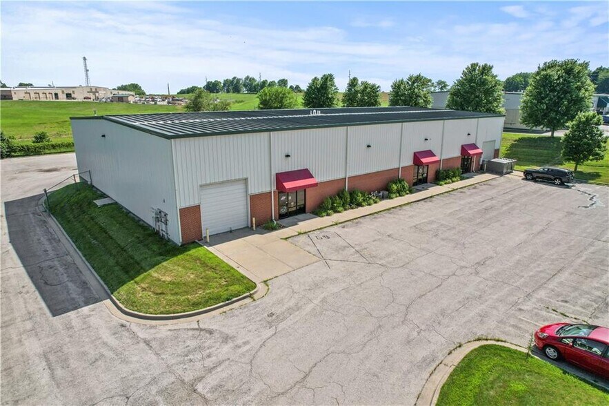 1025 W Innovation Dr, Kearney, MO 64060