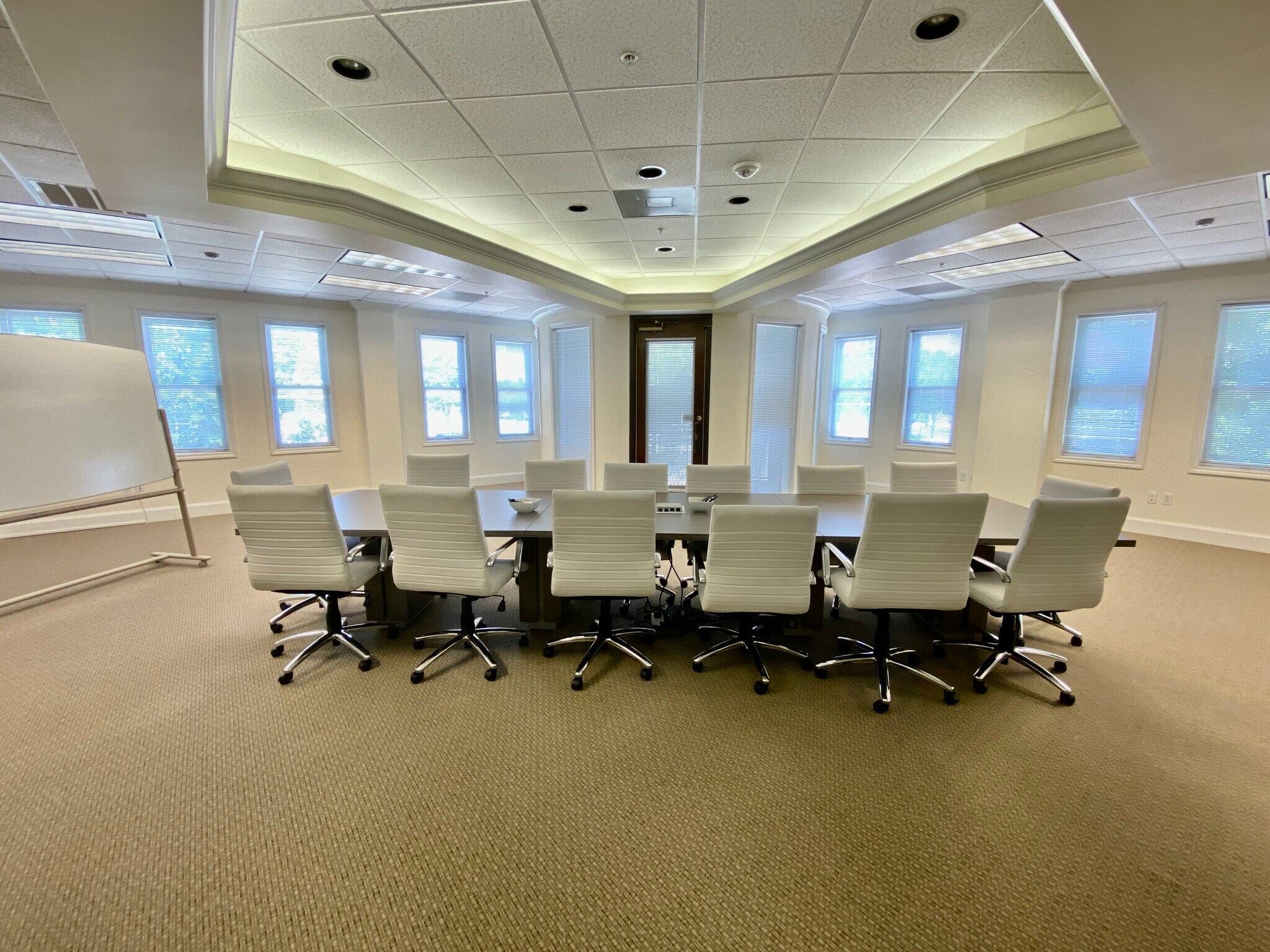 300-900 Parker Sq, Flower Mound, TX for lease Interior Photo- Image 1 of 7