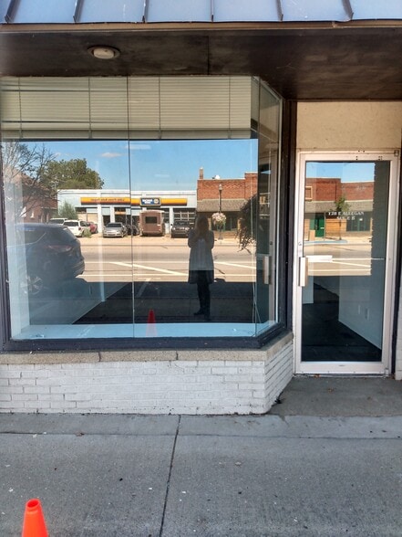128 E Allegan St, Otsego, MI for sale - Building Photo - Image 1 of 1