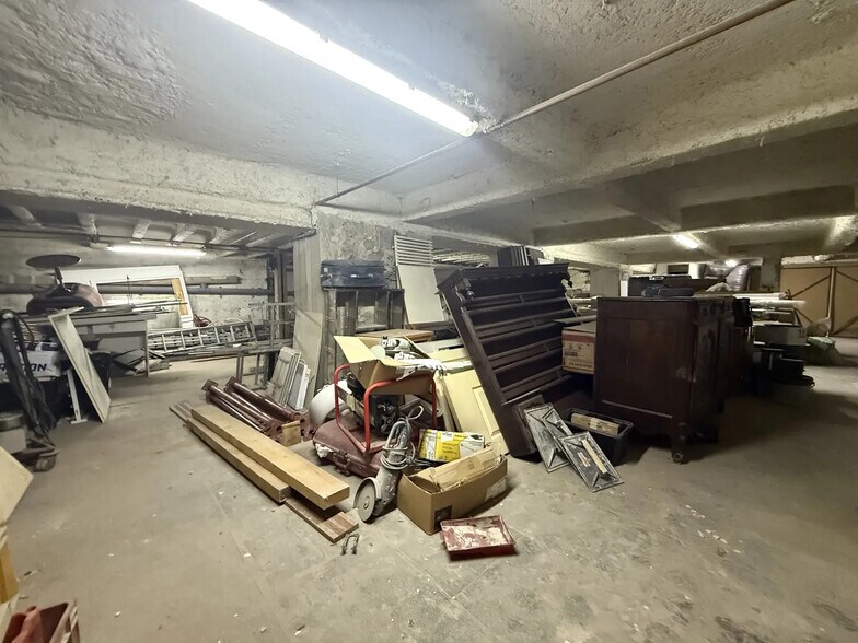 Industrial in Paris for sale - Building Photo - Image 3 of 10