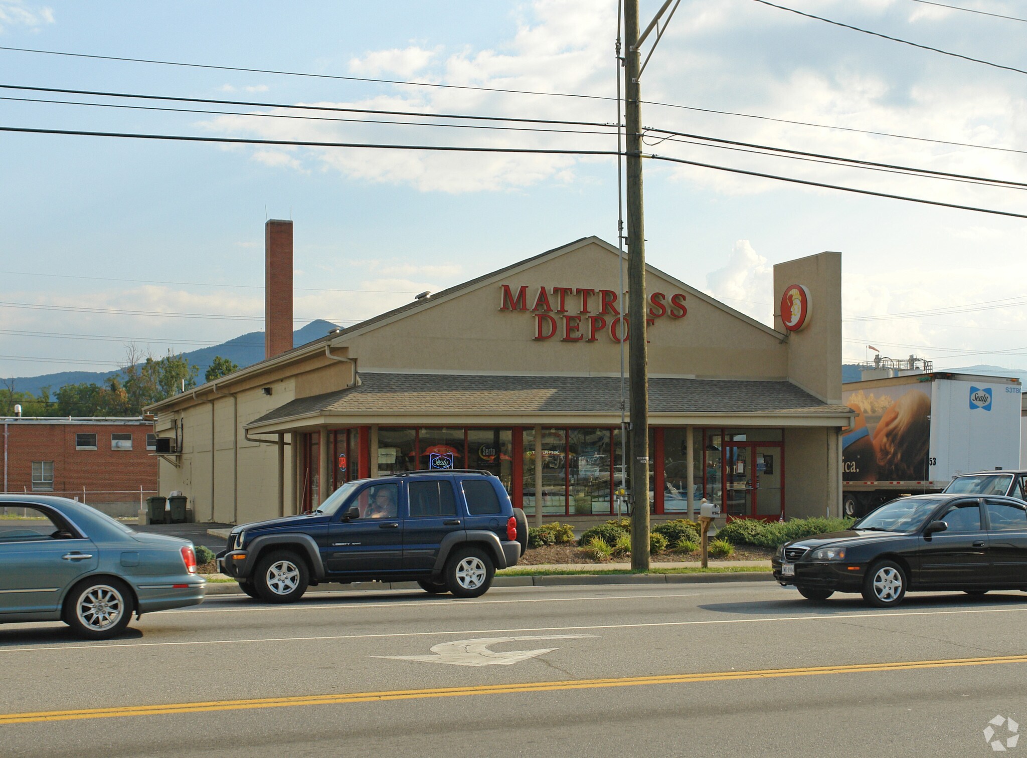 1422 W Main St, Salem, VA for sale Primary Photo- Image 1 of 1