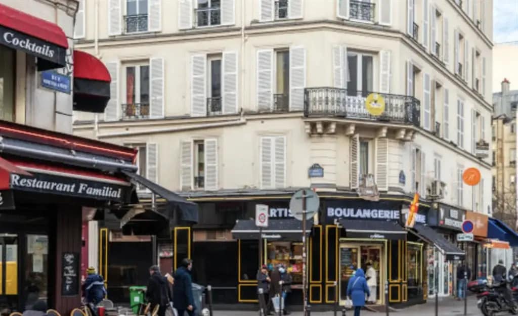 Retail in Paris for lease Building Photo- Image 1 of 5