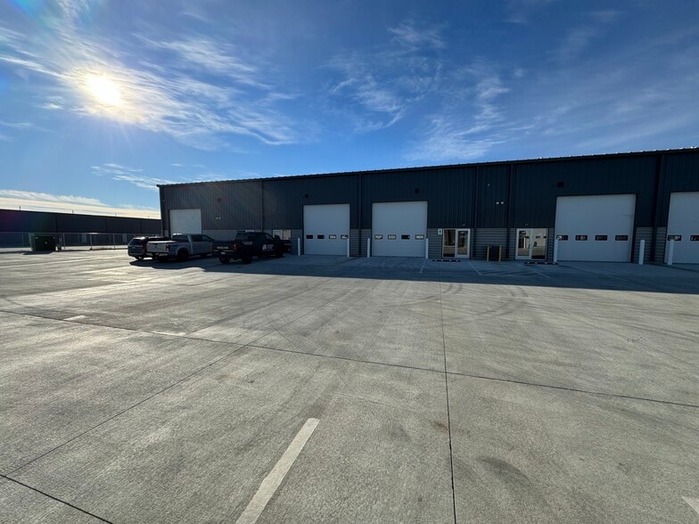 2410 Production Dr, Roca, NE for sale - Building Photo - Image 3 of 6