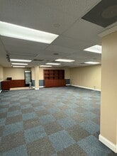 4805 Laurel St W, Tampa, FL for lease Interior Photo- Image 2 of 3