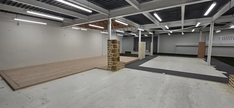 Industrial in Angers for sale - Interior Photo - Image 3 of 5