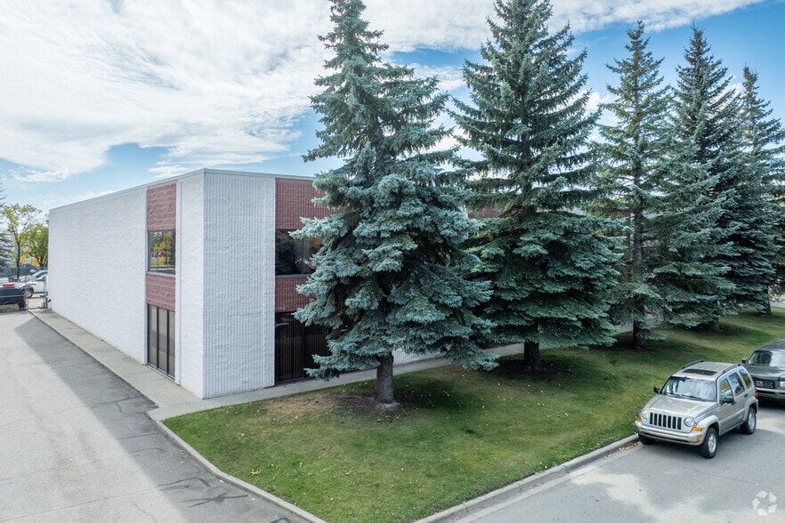 4275 78th Ave SE, Calgary, AB for sale - Building Photo - Image 2 of 5