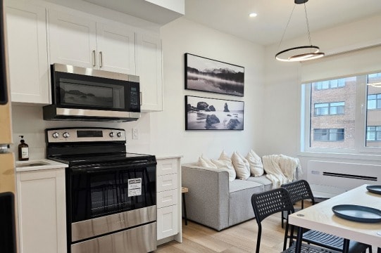 268 Oakdale Av, St Catharines, ON for sale - Interior Photo - Image 3 of 4