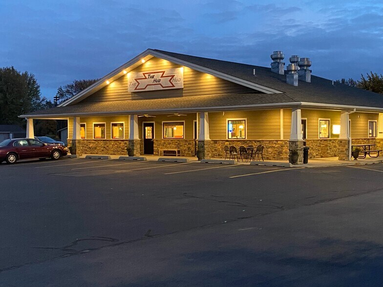 2006 20th St, Slayton, MN 56172 The Hub Drive In Iconic Restaurant