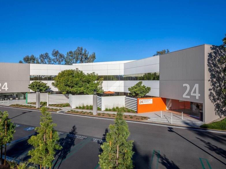 2 Executive Cir, Irvine, CA for lease - Primary Photo - Image 1 of 31