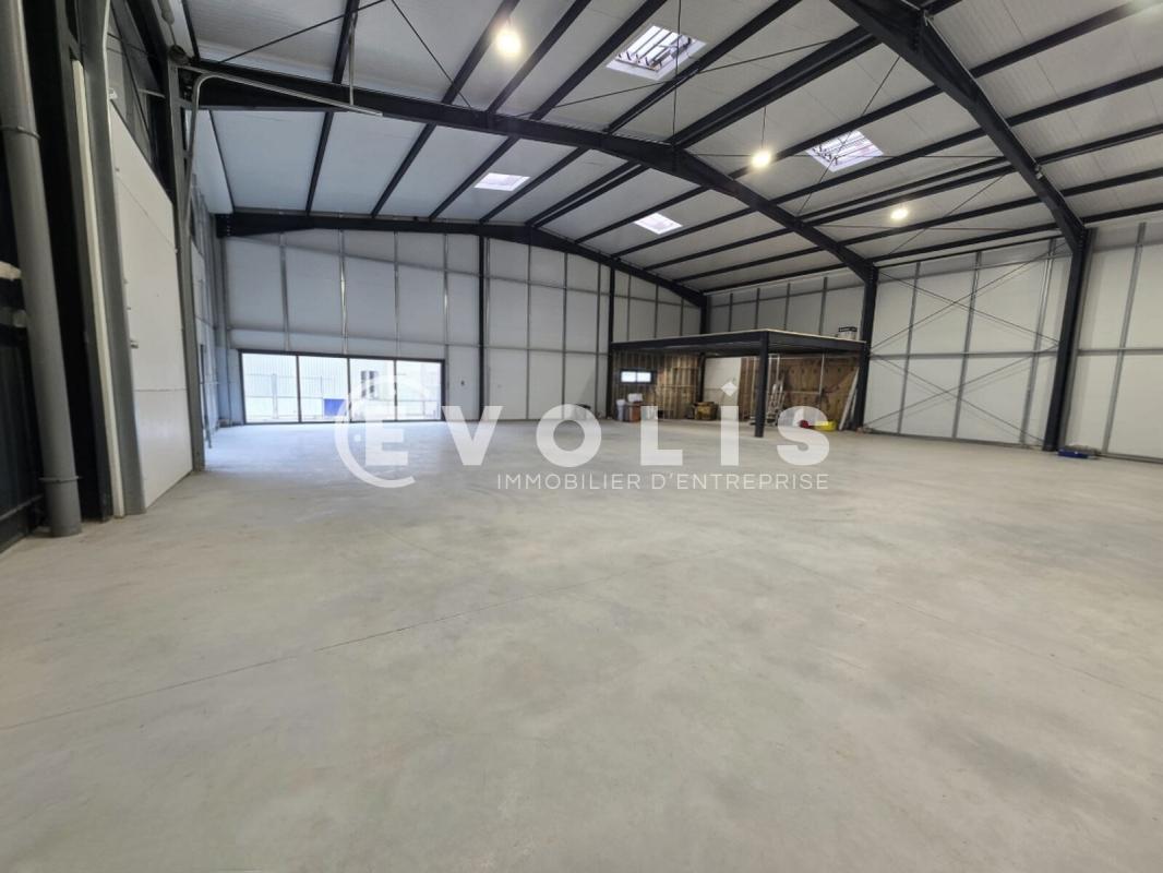 Flex in Arpajon for lease Building Photo- Image 1 of 9
