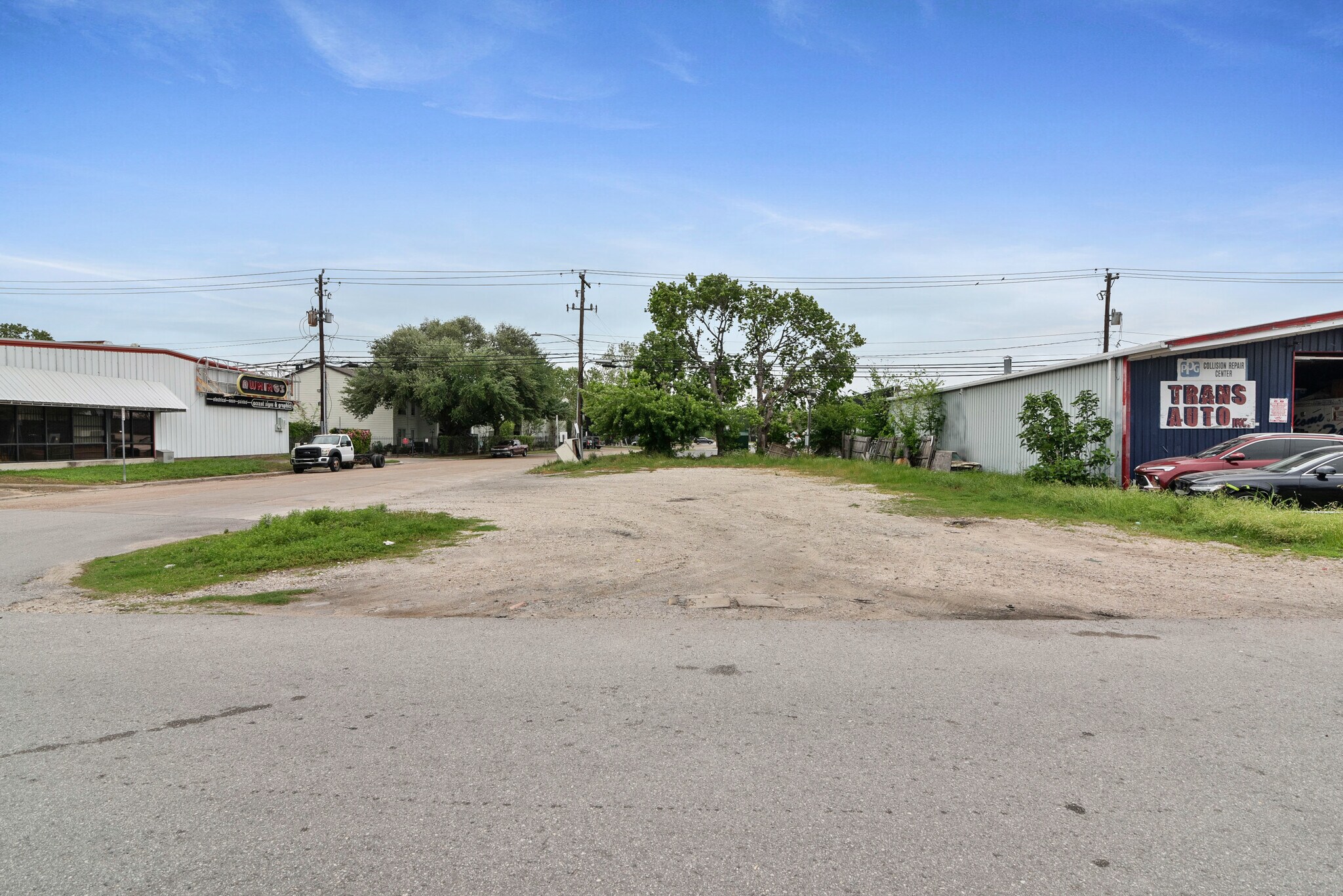 8932 Daffodil St, Houston, TX for sale Primary Photo- Image 1 of 1