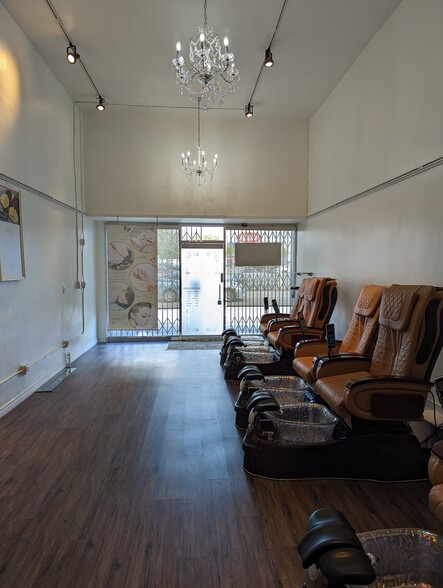 300-304 S La Brea Ave, Los Angeles, CA for lease - Interior Photo - Image 3 of 4