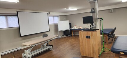 573 Rue De Bernières, Lévis, QC for lease Interior Photo- Image 2 of 2