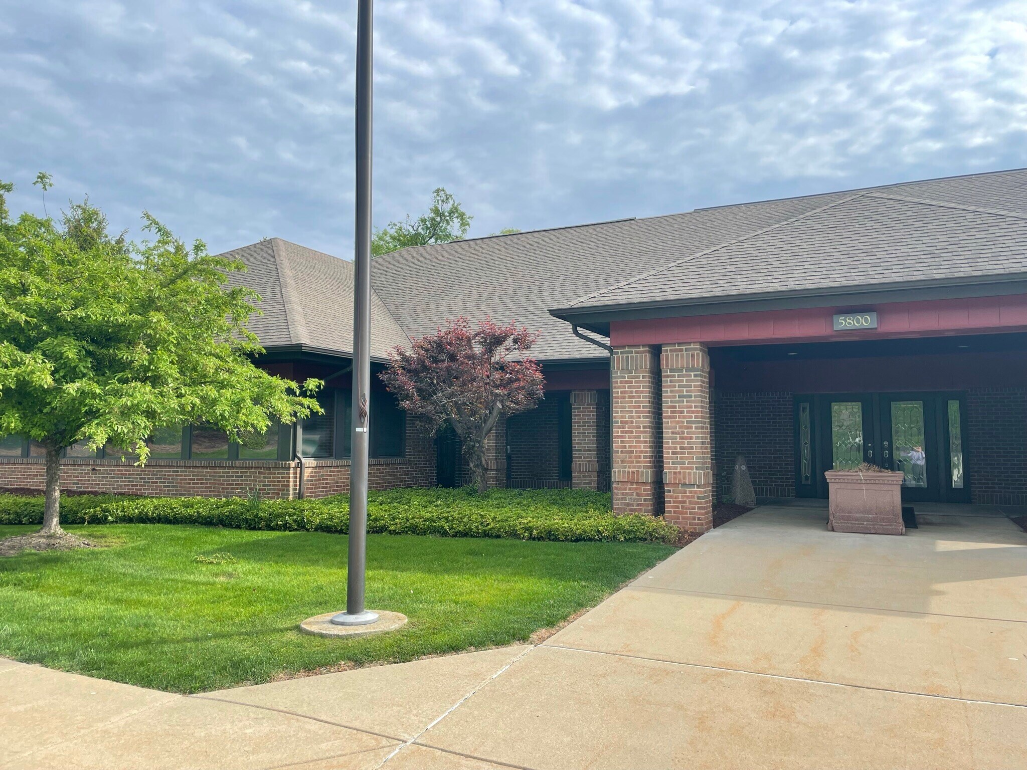 5800 Nimtz Pky, South Bend, IN for sale Building Photo- Image 1 of 1