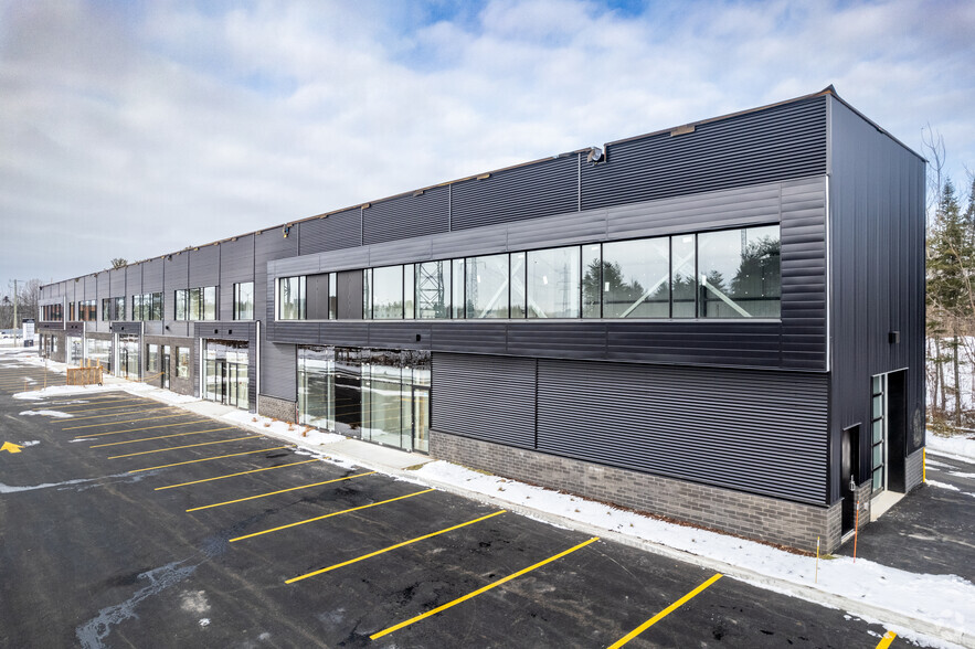 17990 Rue Des Gouverneurs, Mirabel, QC for lease - Building Photo - Image 3 of 16