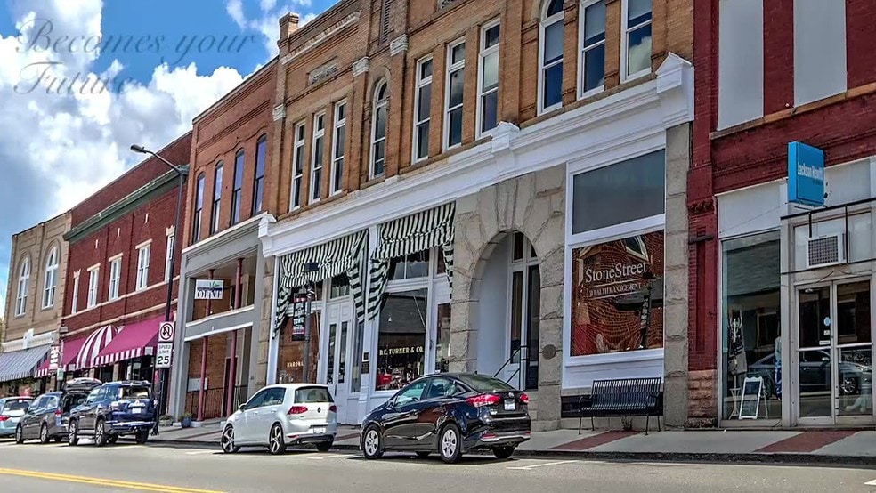 107 N Main St, Mooresville, NC 28115