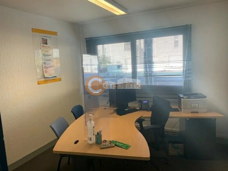 Office in Pessac for lease - Interior Photo - Image 3 of 11
