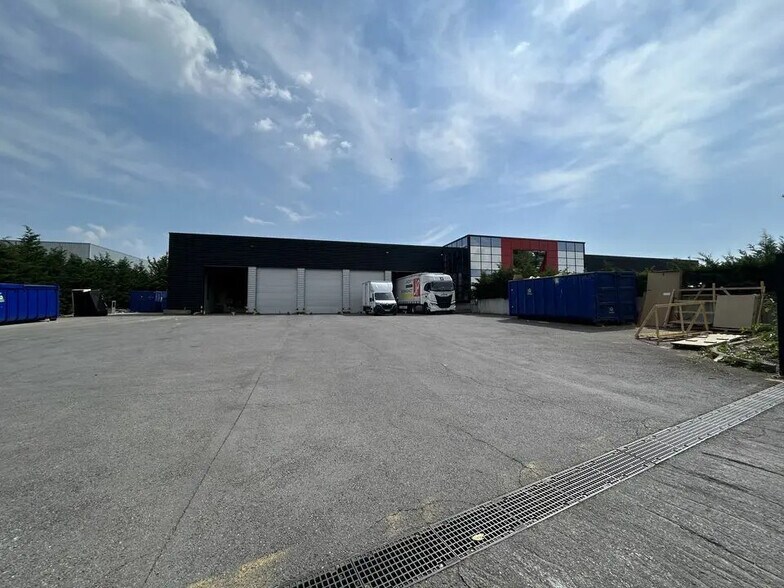 Flex in Ennery for lease - Building Photo - Image 3 of 19