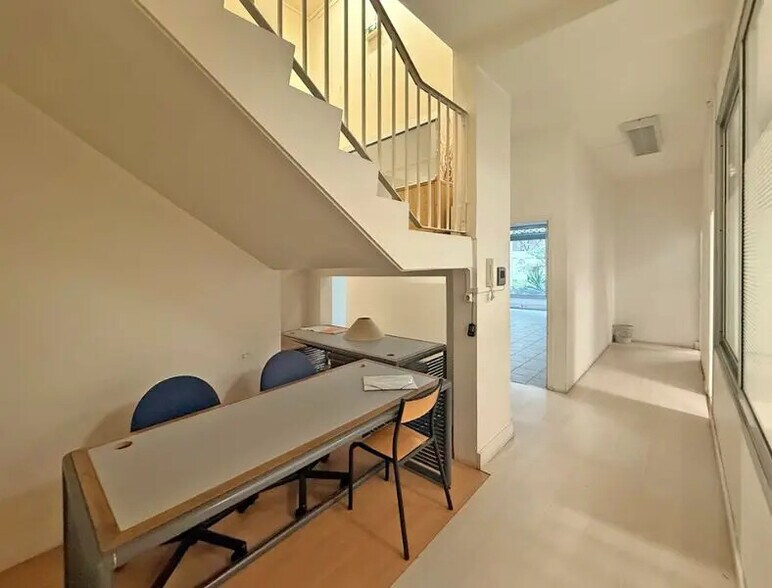 Office in Paris for sale - Interior Photo - Image 3 of 17