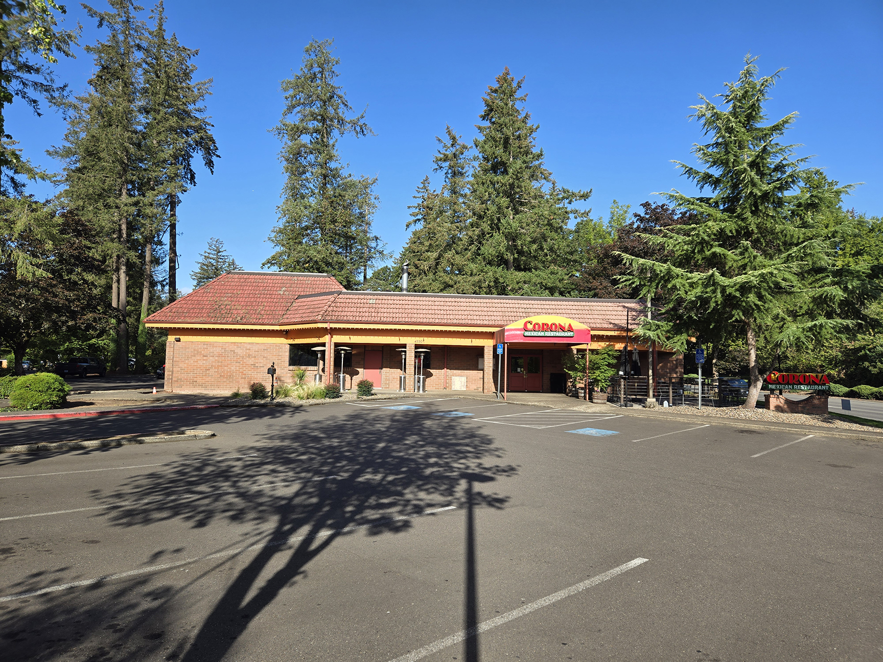 4250 SW Mercantile Dr, Lake Oswego, OR for lease Building Photo- Image 1 of 7