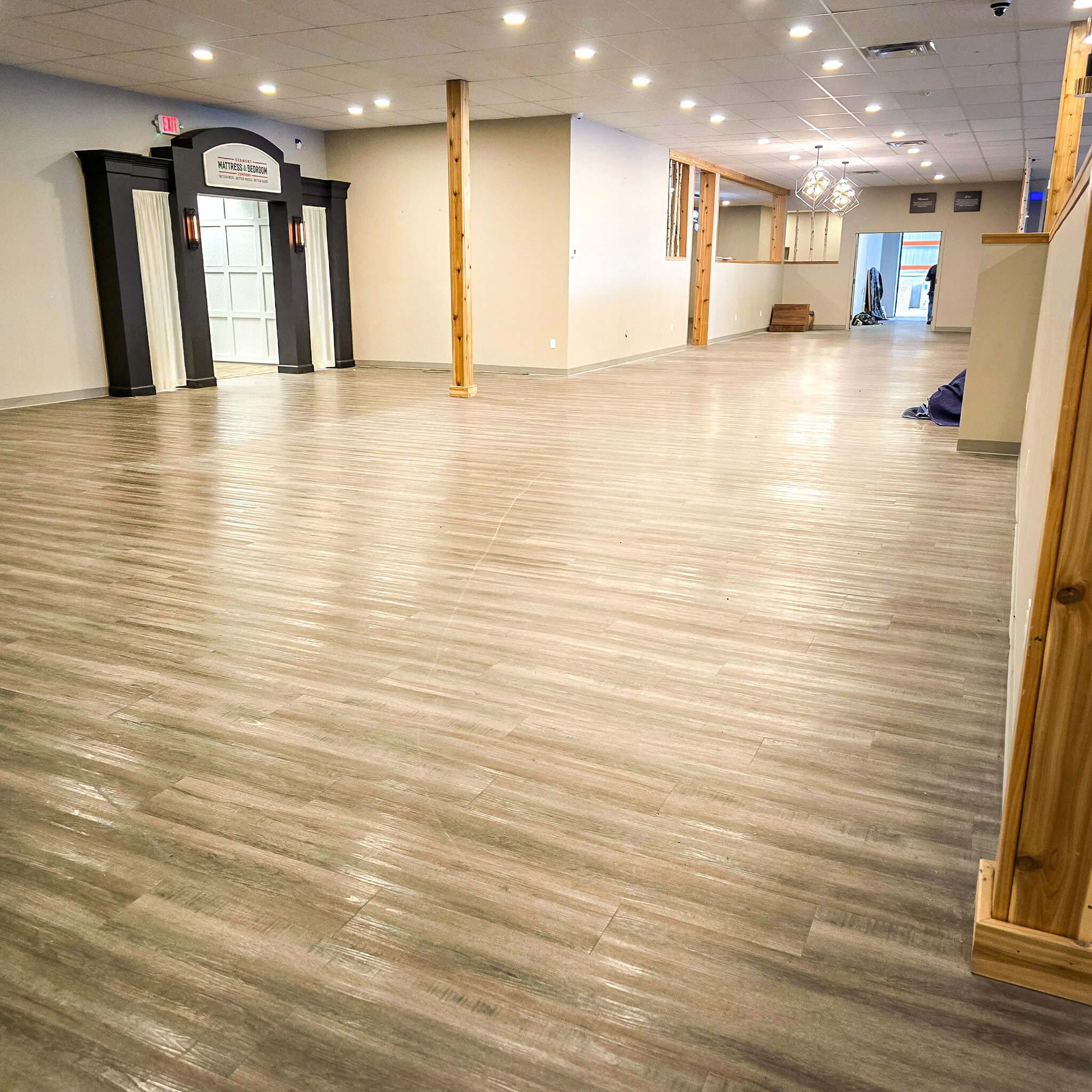 1717 Williston Rd, South Burlington, VT for sale Interior Photo- Image 1 of 5