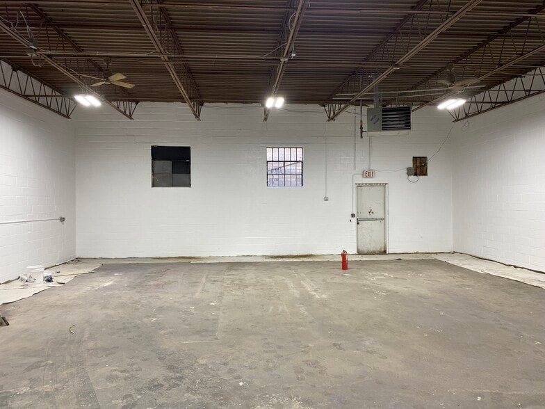 181 E Industry Ct, Deer Park, NY for lease - Interior Photo - Image 3 of 21
