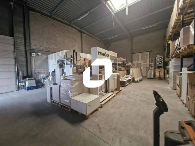 Flex in Ozoir-la-Ferrière for sale - Building Photo - Image 2 of 4