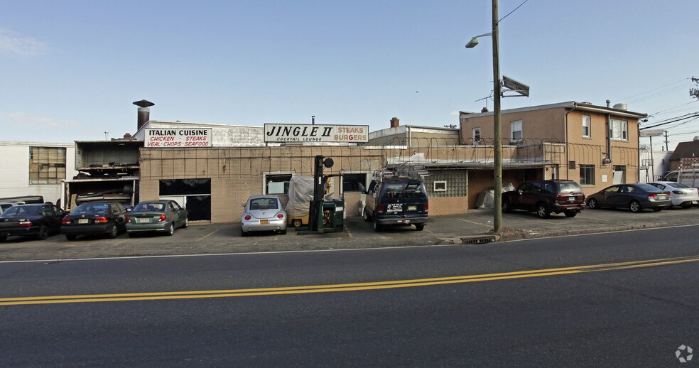 469 Hendricks Cswy, Ridgefield, NJ for sale - Primary Photo - Image 1 of 1