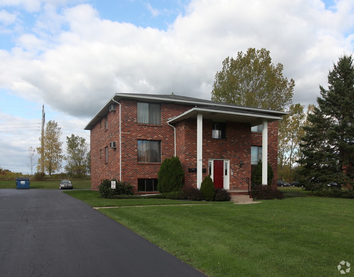 6309 Robinson Rd, Lockport, NY 14094