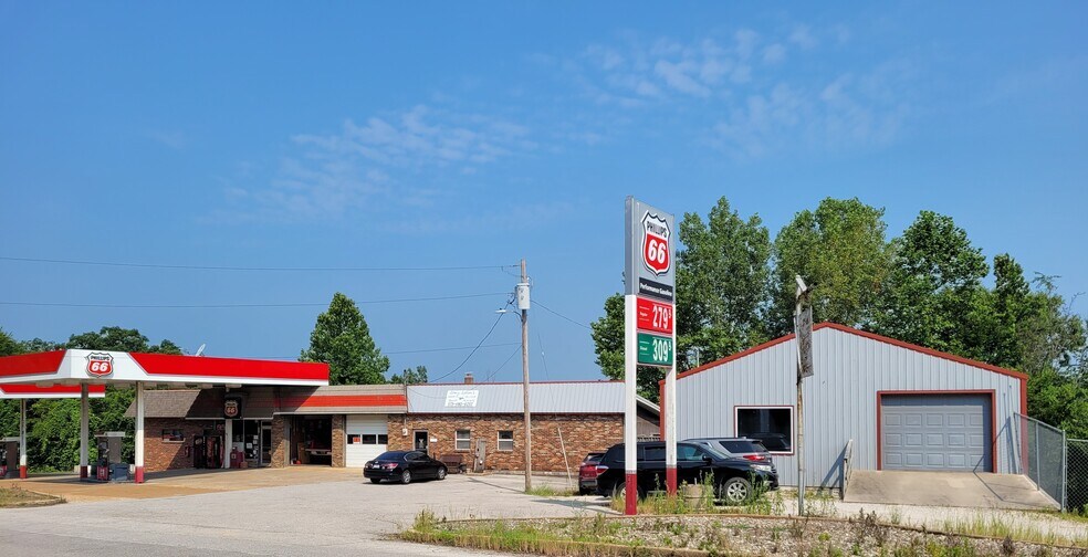 2253 Loose Creek Hwy, Loose Creek, MO 65054