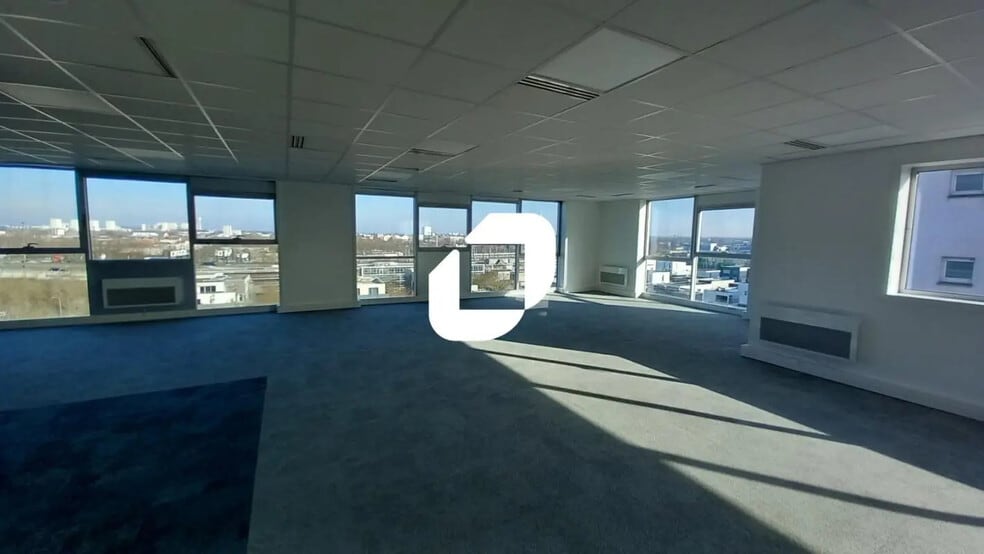 323 Avenue Du Président Hoover, Lille for lease - Building Photo - Image 3 of 9