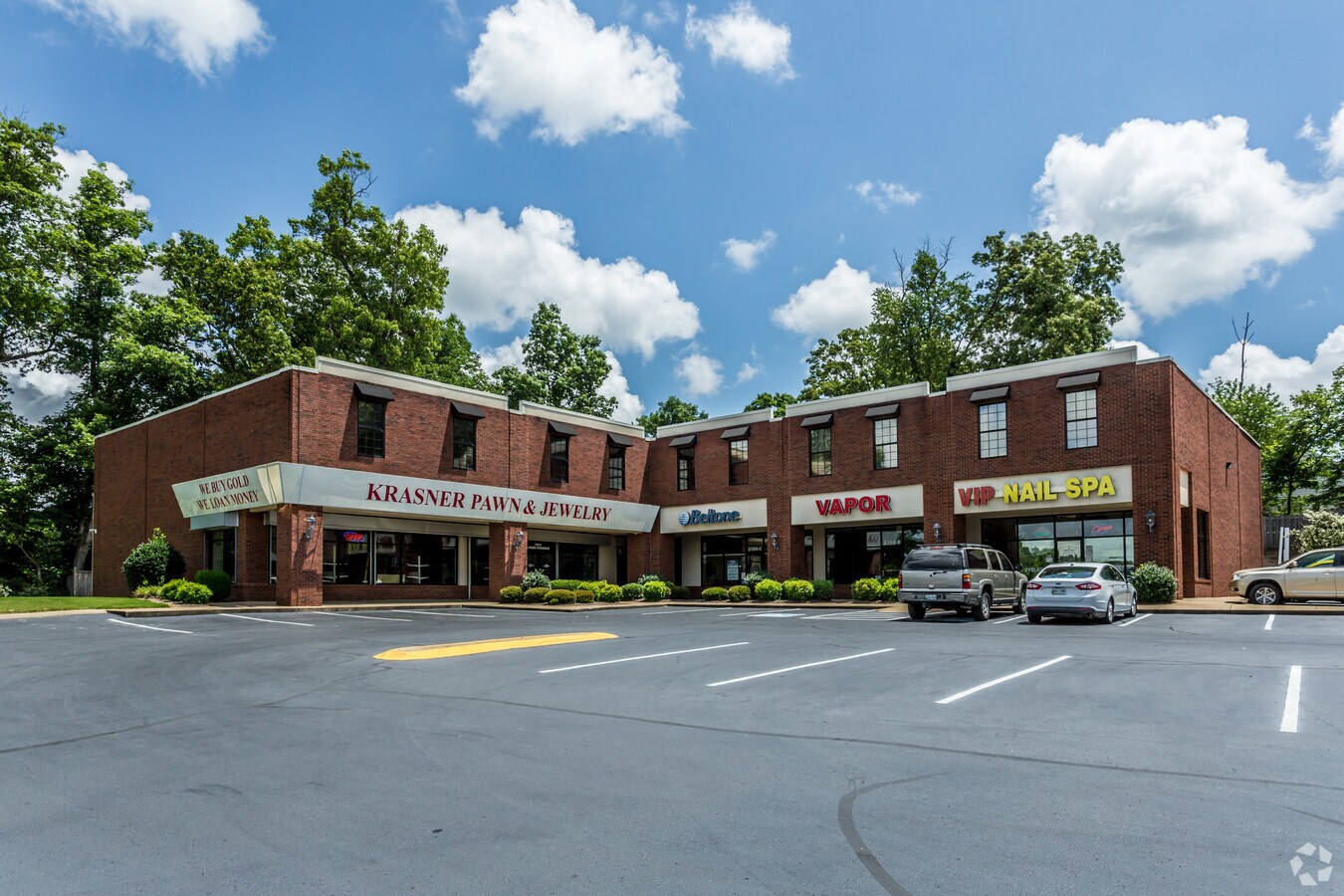 2156 N Highland Ave, Jackson, TN 38305