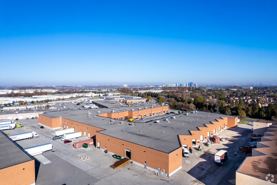 4090 Ridgeway Dr, Mississauga, ON for lease - Building Photo - Image 3 of 5